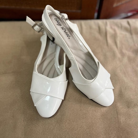 Easy Street Medium Width Sling Backs - Picture 1 of 2